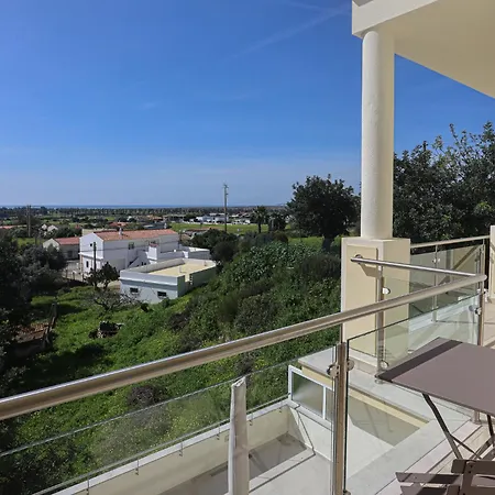 Casa Ferreira - Encosta Vista Salgados - By Bedzy